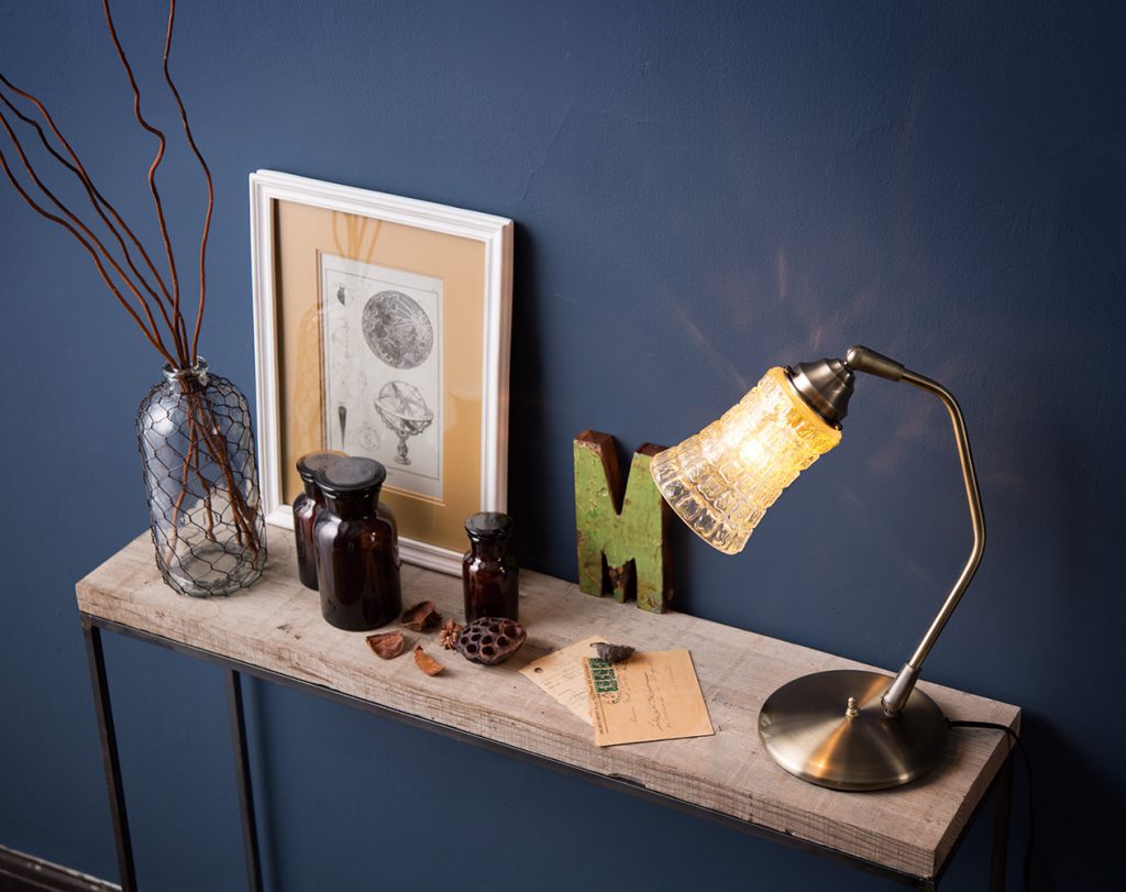 amaretto_desk_1