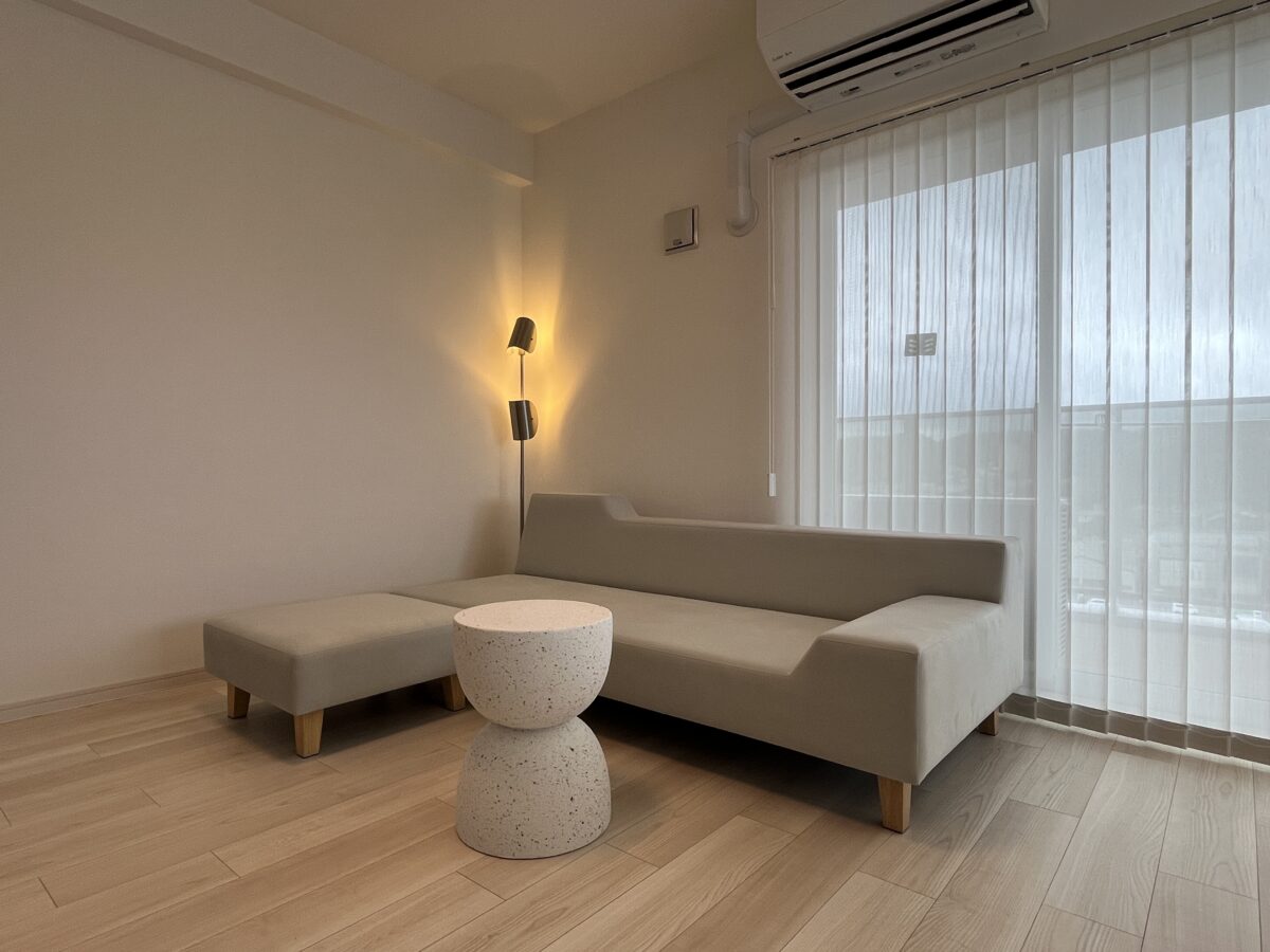 松江　出雲　米子　コーディネート　家具　インテリア　ソファ　FLANNEL SOFA　SIESTA　照明　フロアライト　サイドテーブル