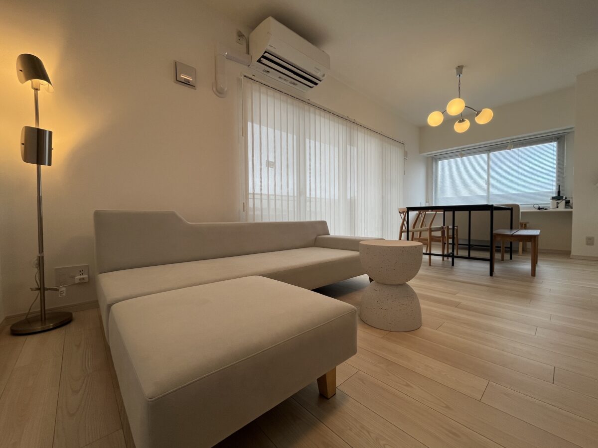 松江　出雲　米子　コーディネート　家具　インテリア　ソファ　FLANNEL SOFA　SIESTA　照明　フロアライト　サイドテーブル　韓国インテリア