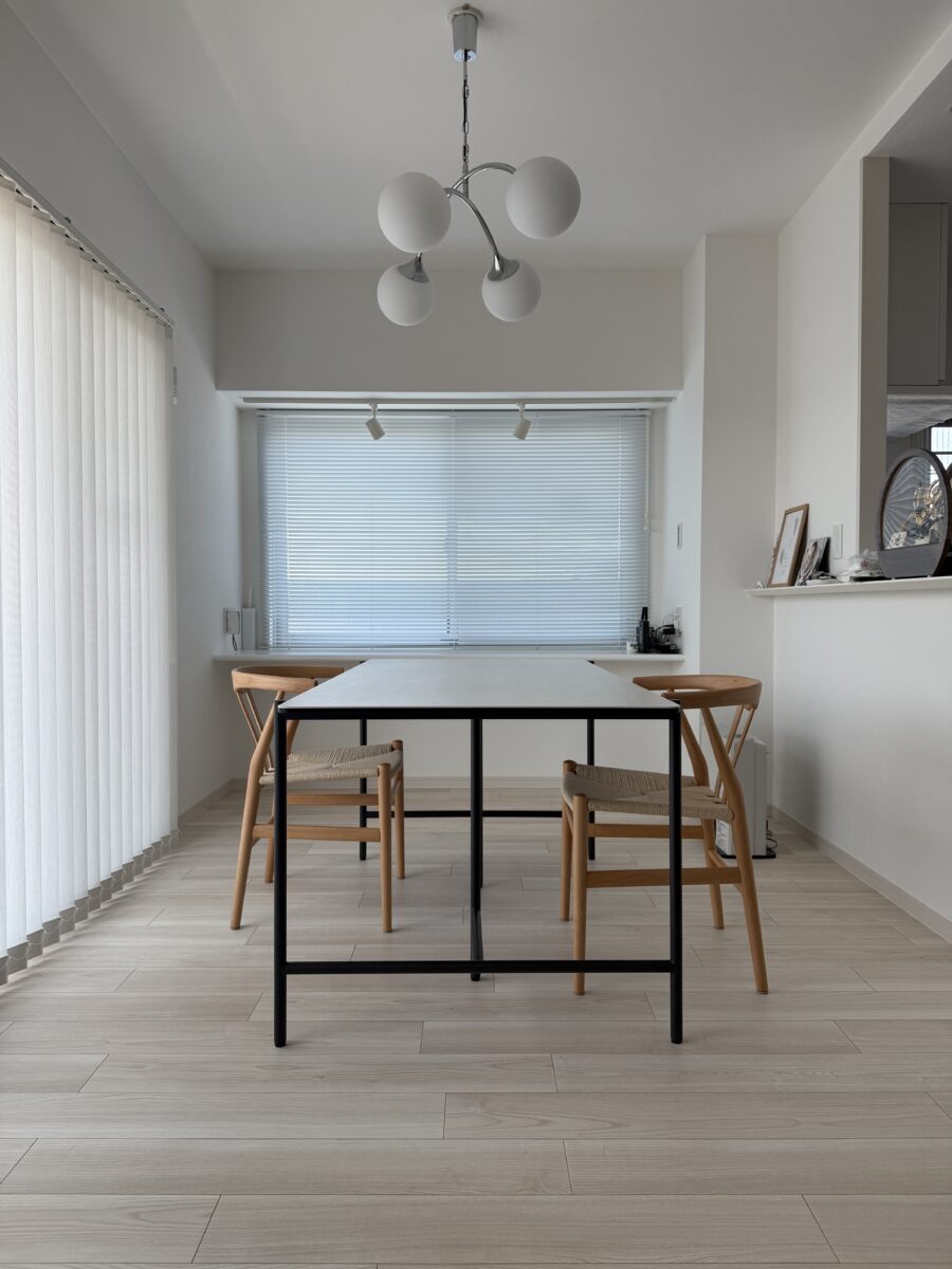 松江　出雲　米子　コーディネート　家具　インテリア　照明　ペンダントライト　シルバー　ダイニングテーブル　セラミックテーブル